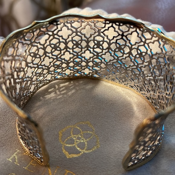 Kendra Scott Candice gold cuff bracelet in silver filigree - Picture 2 of 4
